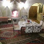 Hotel The Village Cave