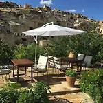 Hotel The Village Cave 4*