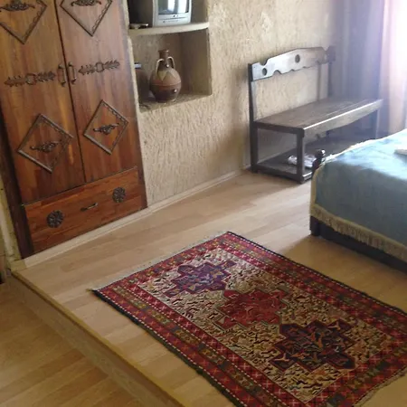 Ξενοδοχείο The Village Cave