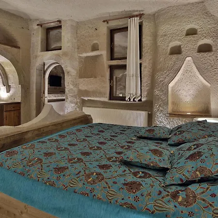 The Village Cave 4* غوريمِيه
